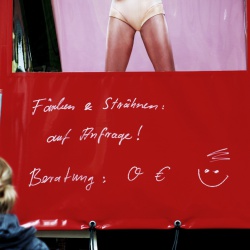 Kinkys Outdoor-Salon.jpg